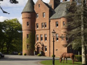 Best Taxi Fonab Castle Hotel and Spa - B-Line Taxi - Pitlochry Taxi - Perthshire Tours